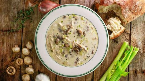 cream-of-chicken-and-roasted-garlic-soup image