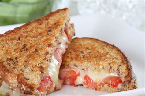 sandwich-recipe-gourmet-tomato-mozzarella-garlic image