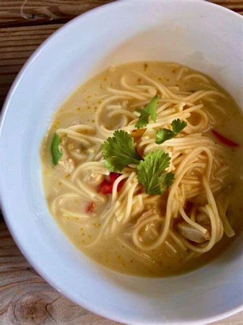 coconut-curry-soup-with-chicken-noodles-foodlets image