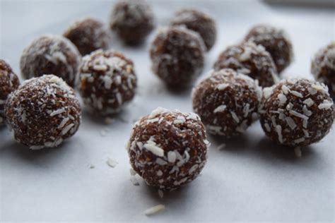 figgy-pudding-snack-balls-recipe-from-food-at-heart image