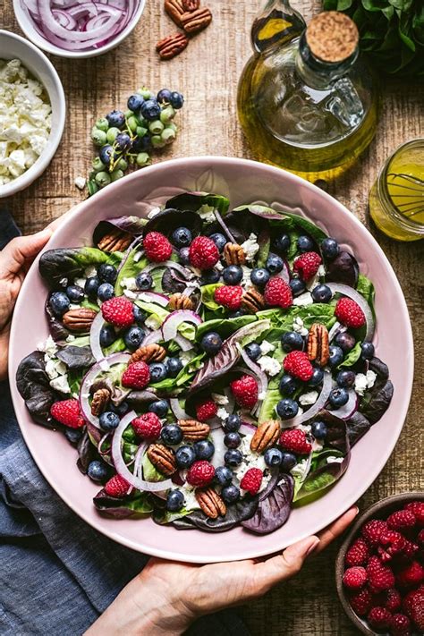 blueberry-salad-with-spinach-feta-cheese-pecans image