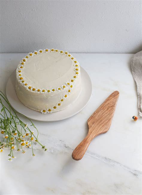 chamomile-cake-with-honey-frosting-a-cozy image