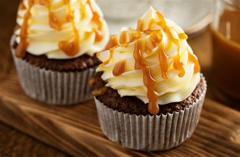 sticky-toffee-cupcakes-with-salted-caramel-buttercream image