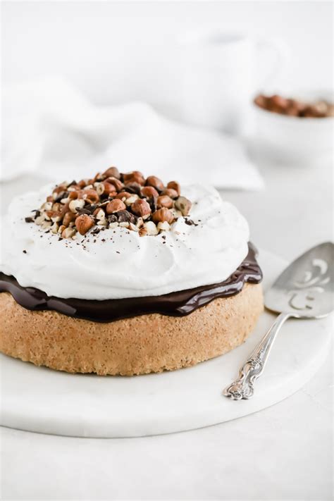 hazelnut-cake-with-chocolate-ganache-browned image