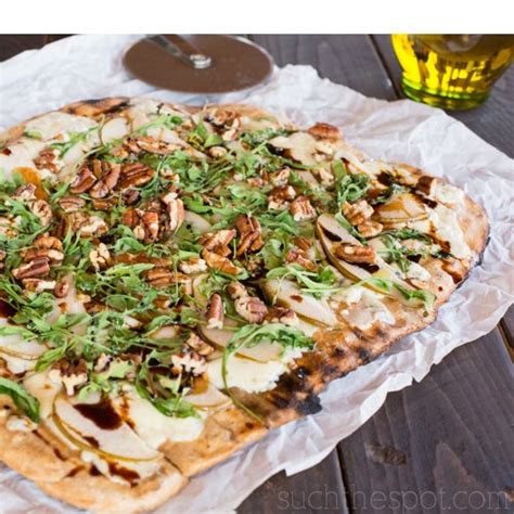 pear-blue-cheese-flatbread-with-balsamic-glaze image