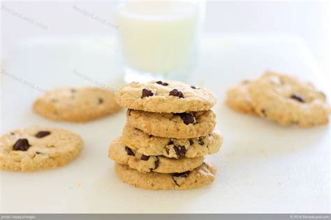 chicago-crunchy-chocolate-chip-cookies image