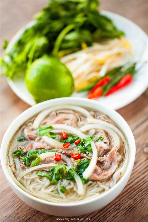 pho-vietnamese-noodle-soup-oh-my-food image