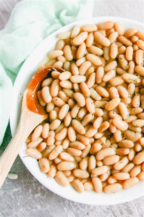 instant-pot-white-beans-mediterranean-inspired image