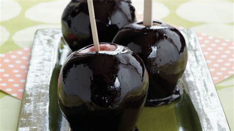 blackout-candy-apples-recipe-pillsburycom image