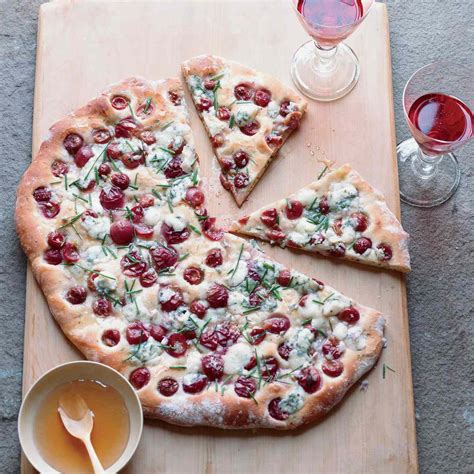 rosemary-flatbread-with-blue-cheese-grapes-and-honey image