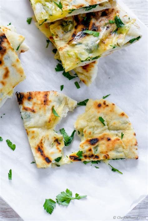 grilled-garlic-cheese-naan-bread image