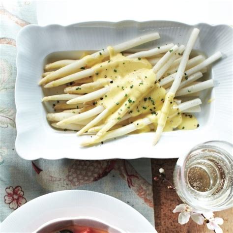 white-asparagus-with-easy-hollandaise-chatelaine image