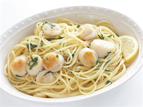 spaghetti-with-bay-scallops-and-lemon-eat-this-much image