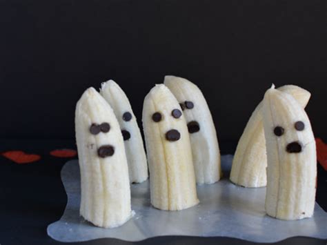 feed-your-skull-a-snack-banana-ghosts image