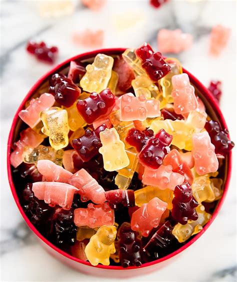 wine-gummy-bears-red-white-and-ros-kirbies image