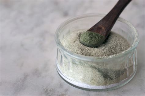 how-to-make-herbal-salt-blends-4-recipes-mountain image
