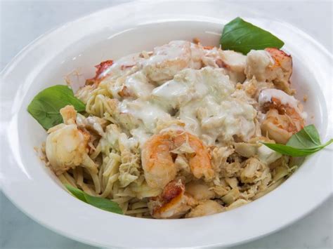 shrimp-crab-and-lobster-linguine-with-white-sauce image