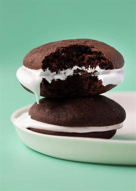 amazing-chocolate-marshmallow-whoopie-pies image