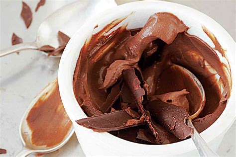 chocolate-pots-de-crme-recipe-leites-culinaria image