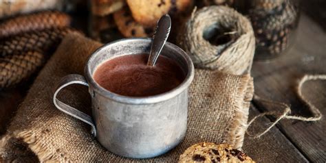 15-alcoholic-hot-chocolate-recipes-for-a-cold-winter image