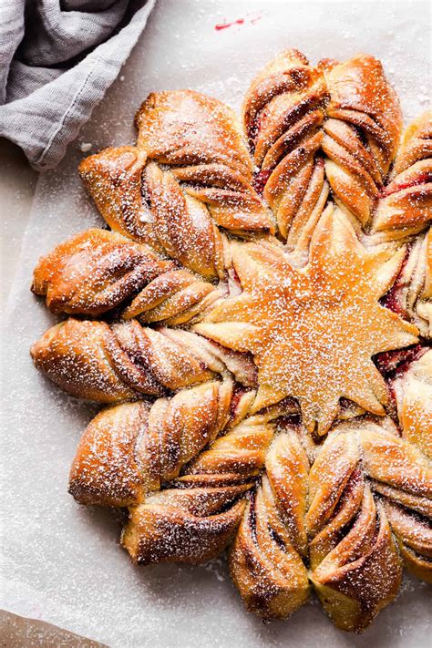 raspberry-star-bread-anna-banana image
