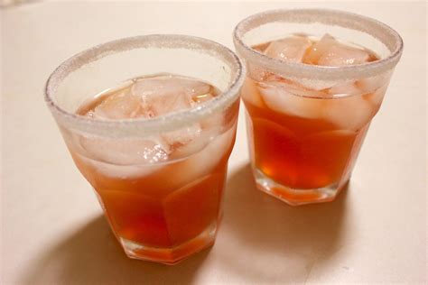 captain-morgan-spiced-rum-and-cranberry-cocktail image