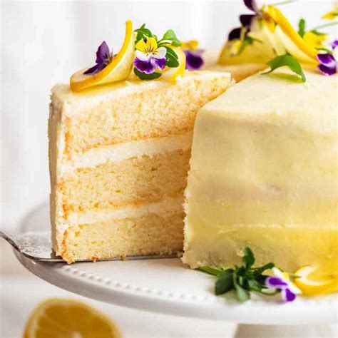 lemon-cake-with-fluffy-less-sweet-lemon-frosting image