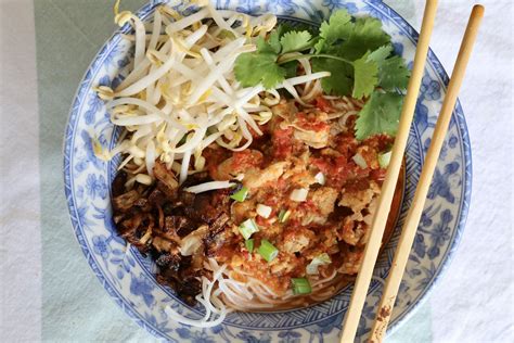 thai-pork-rib-soup-with-vermicelli-noodles image