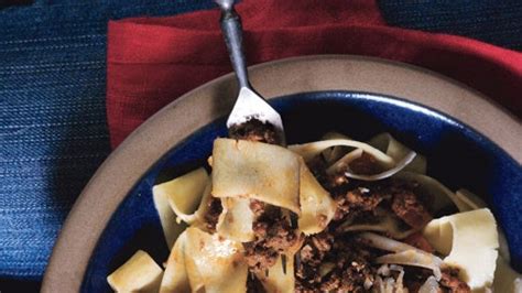 homemade-pappardelle-with-bolognese-sauce-bon image