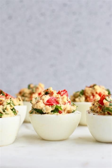 healthy-hummus-deviled-eggs-nutrition-in-the-kitch image