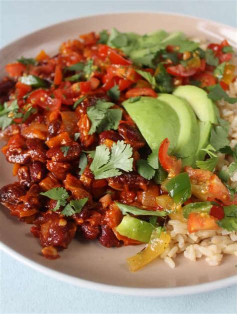 vegan-bean-chilli-recipe-easy-and-spicy-vegan-recipe-bowl image