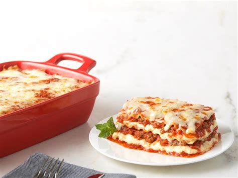 three-layer-lasagne-with-ricotta-and-meat-sauce-barilla image