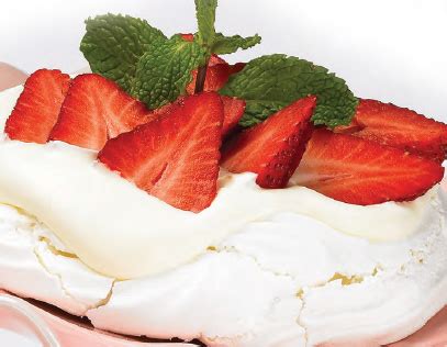 strawberry-meringue-cups-recipe-bay-valley-foods image
