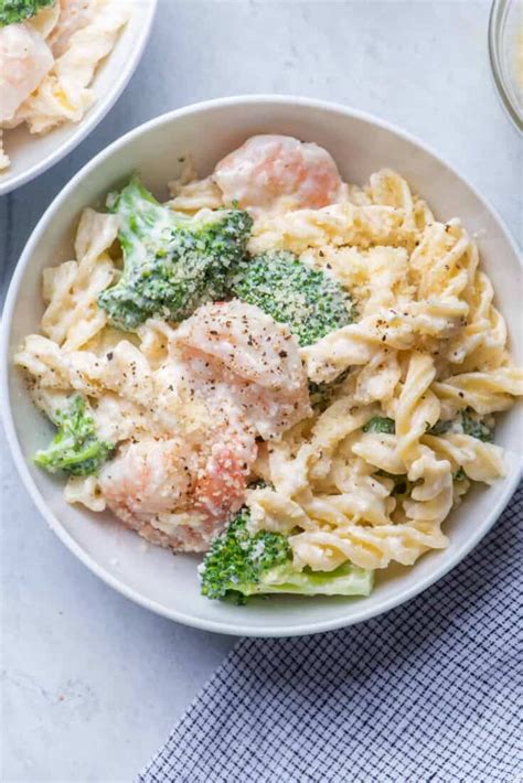 broccoli-shrimp-pasta-alfredo-recipe-feelgoodfoodie image