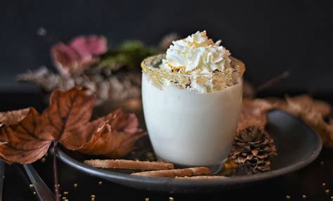 frozen-white-hot-chocolate-drink-recipe-atoprecipe image