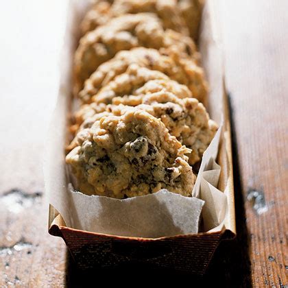 oatmeal-chocolate-chunk-cookies image