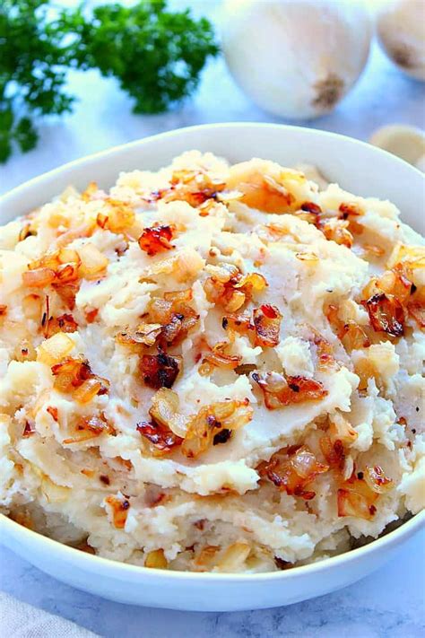 caramelized-onions-mashed-potatoes-crunchy-creamy image