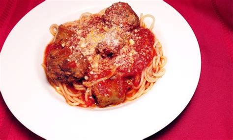how-to-cook-the-iconic-pasta-sauce-from-goodfellas image