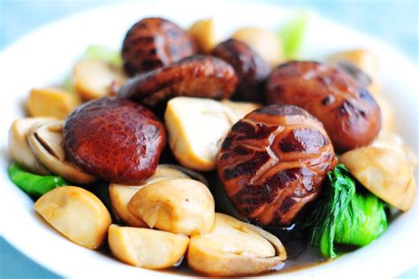 delicious-chinese-mushroom-recipes-the-spruce-eats image