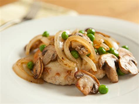 recipe-mushroom-and-swiss-patty-melt-with-peas image