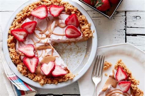 4-ingredient-peanut-butter-strawberry-ice-cream-pie image