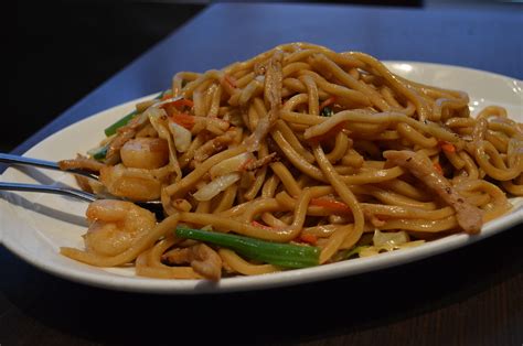 shanghai-fried-noodles-wikipedia image