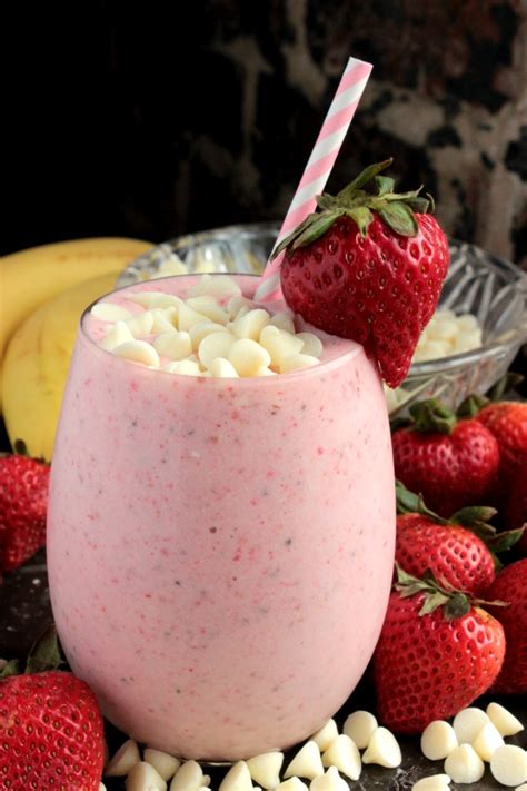 white-chocolate-strawberry-banana-smoothie-big image