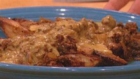 dinner-size-texas-chili-cheese-fries-rachael-ray-show image