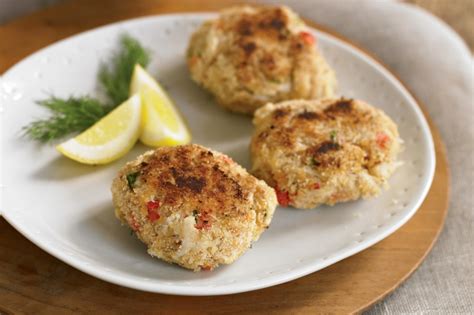 crispy-crab-cakes-with-roasted-red-pepper-garlic-aioli image