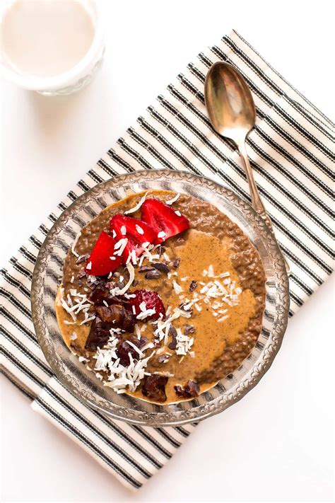 secretly-green-almond-butter-chocolate-chia-pudding image