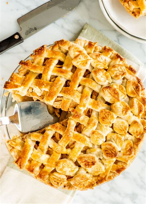 classic-apple-pie-jo-cooks image