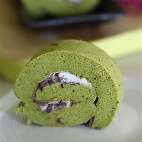 matcha-roll-green-tea-swiss-roll-rasa-malaysia image