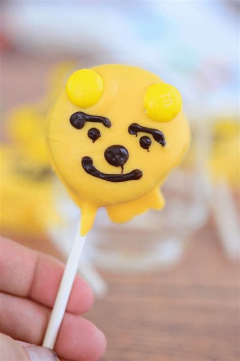 winnie-the-pooh-oreo-pops-myheavenlyrecipescom image