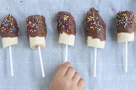 chocolate-covered-bananas-frozen-pops-yummy image